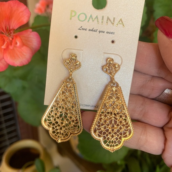 Gold Tone Trapezoid Drop Earrings NWT - Picture 5 of 6